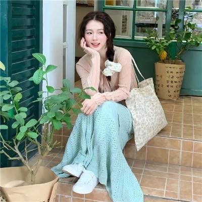 何百芮的地狱毒白